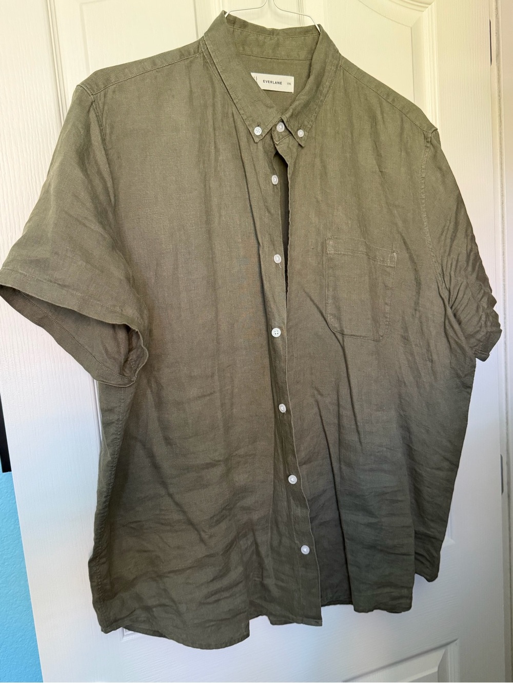 Everlane Men’s Linen Olive Short-Sleeve Button-Down Shirt